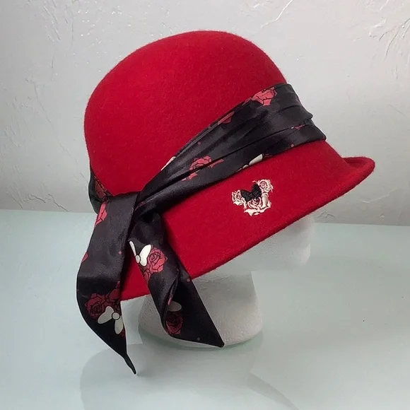 Disney | Accessories | Disney Park Red Wool Minnie Roses  display picture 3